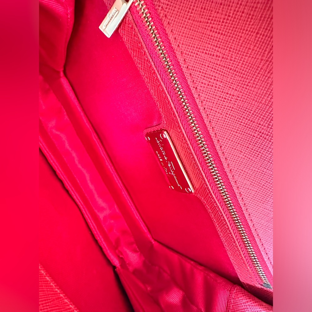 SALVATORE FERRAGAMO VERA SHOULDER BAG - Picture 10 of 10